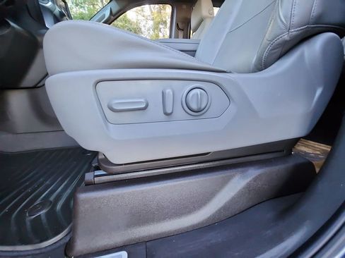 Certified 2019 Chevrolet Silverado 1500 LTZ w/ LTZ Plus Package image 38