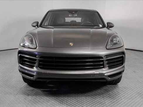 Used 2019 Porsche Cayenne S image 11