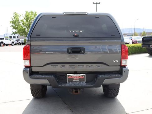 Used 2016 Toyota Tacoma TRD Sport w/ Premium & Technology Package AWD/4WD image 5