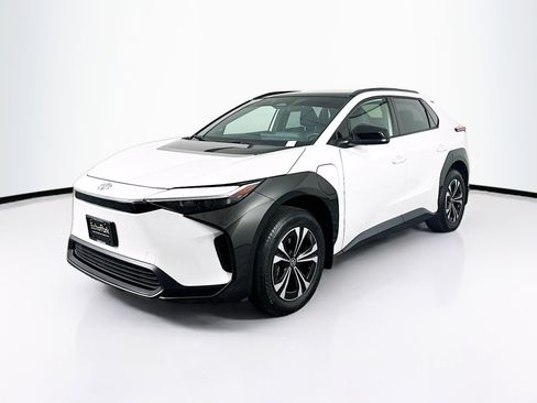 Used 2024 Toyota bZ4X XLE w/ Weather Package image 3