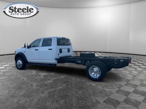 New 2026 RAM 4500 4x4 Crew Cab DRW image 3