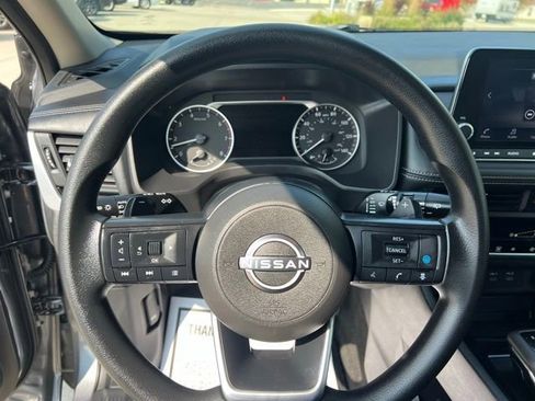 Used 2024 Nissan Rogue SV image 26