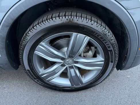 Certified 2020 Volkswagen Tiguan SEL image 34