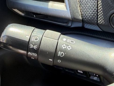 Used 2021 Subaru Forester Premium AWD/4WD image 36