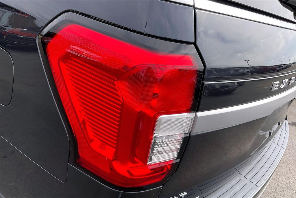 Used 2022 Ford Expedition Max XLT RWD image 25