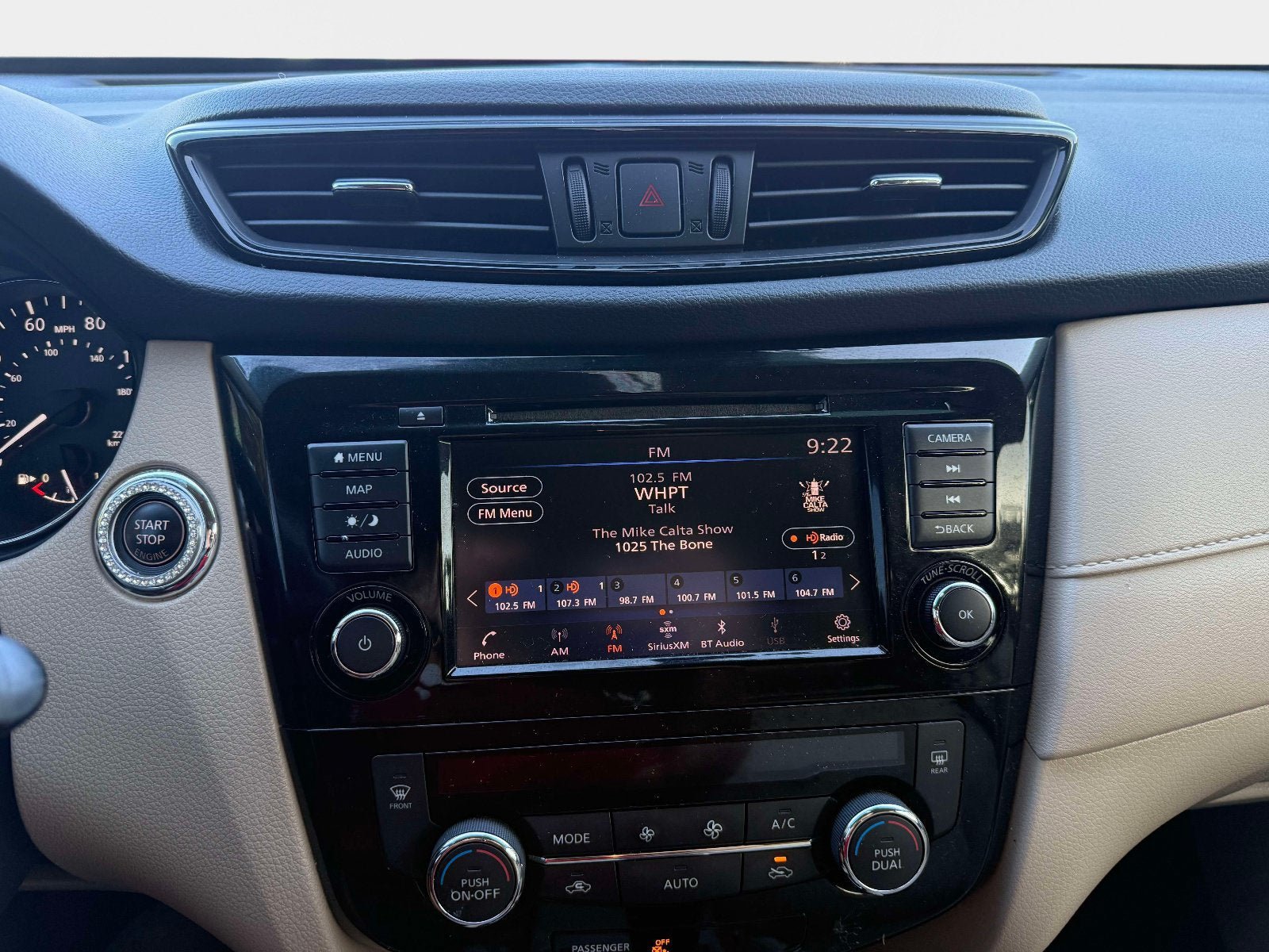 Used 2020 Nissan Rogue SV w/ Premium Package FWD image 16