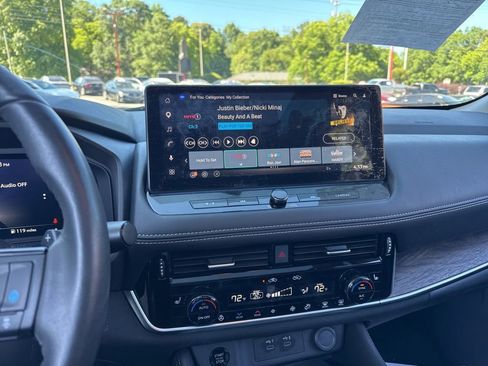 Used 2024 Nissan Rogue Platinum w/ Platinum Premium Package AWD/4WD image 14