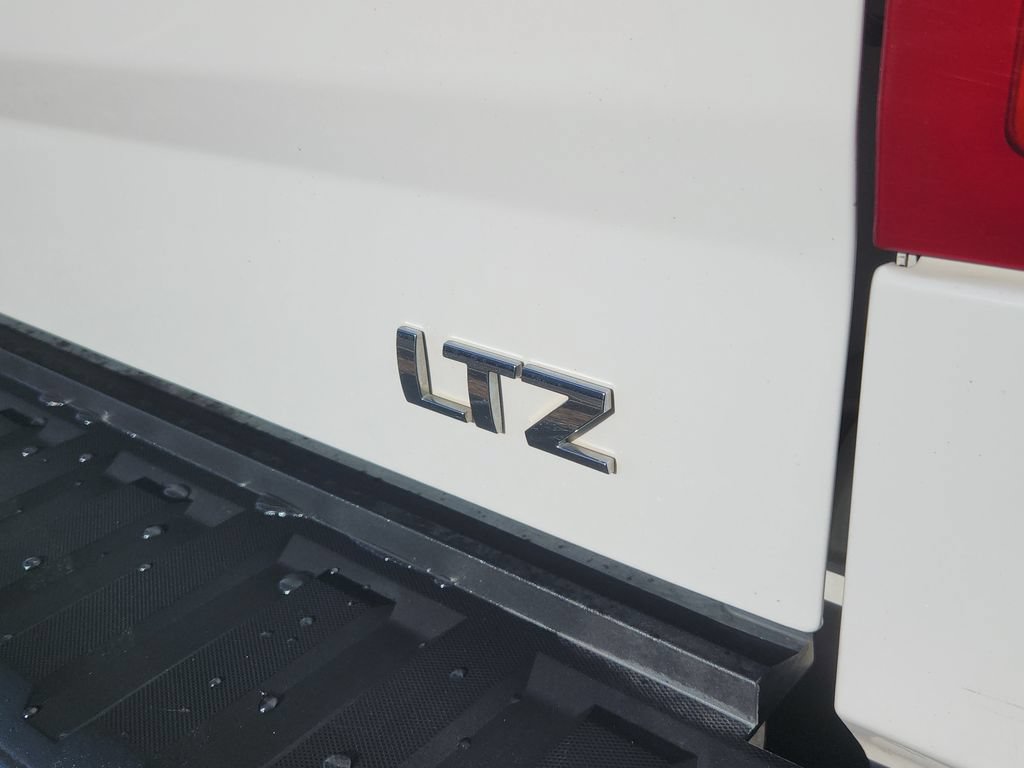 Used 2018 Chevrolet Silverado 1500 LTZ w/ LTZ Plus Package AWD/4WD image 15