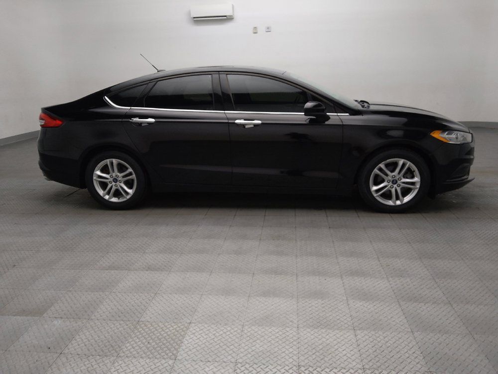 Used 2018 Ford Fusion SE w/ Fusion SE Technology Package FWD image 11
