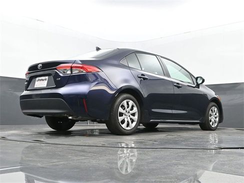 Used 2025 Toyota Corolla LE w/ Convenience Package image 11