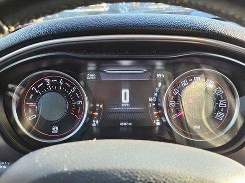 Used 2019 Dodge Challenger SXT image 27