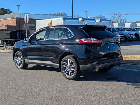 Certified 2022 Ford Edge Titanium w/ Class II Trailer Tow Package image 6