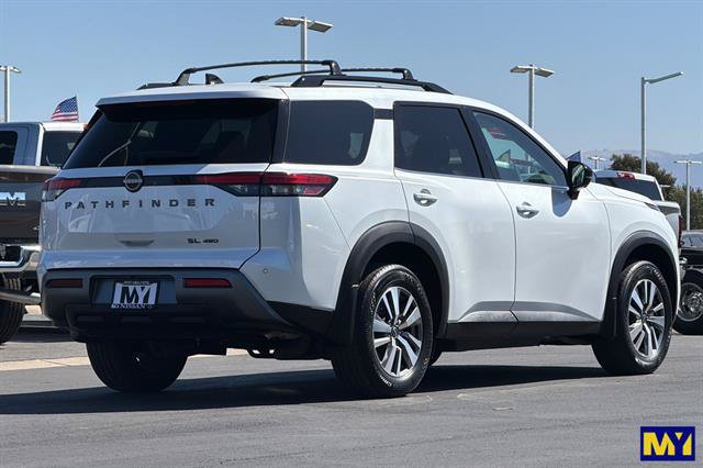 Used 2026 Nissan Pathfinder SL AWD/4WD image 4