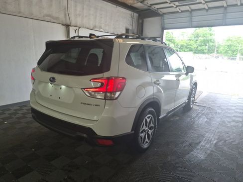 Used 2024 Subaru Forester Premium AWD/4WD image 10
