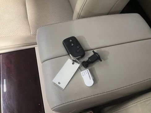 Used 2014 Lexus GX 460 Luxury w/ Preferred Accessory Package image 31