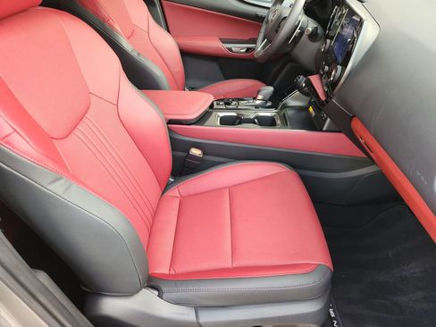 Used 2025 Lexus NX 250 FWD w/ Towing Package (2000 Lbs) image 14