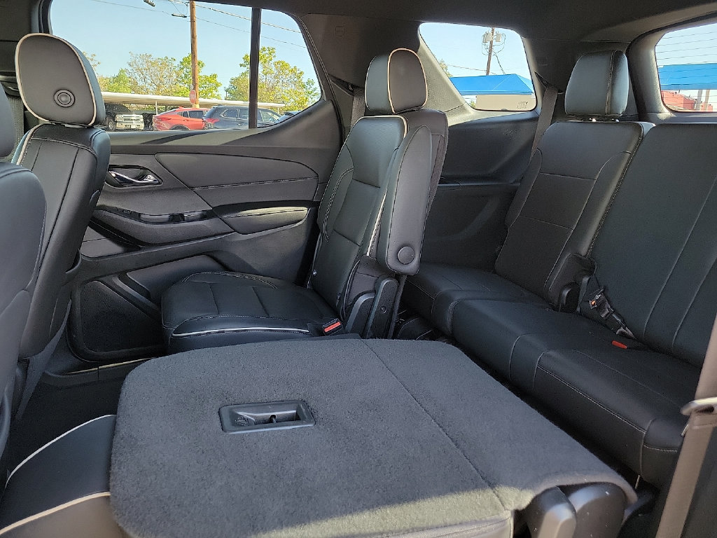 Used 2023 Chevrolet Traverse Premier w/ Redline Edition FWD image 8