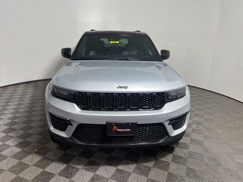 New 2025 Jeep Grand Cherokee Limited image 2