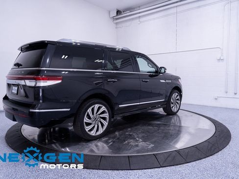 Used 2022 Lincoln Navigator Reserve AWD/4WD image 36