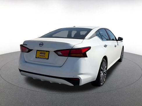 Used 2025 Nissan Altima 2.5 SV FWD image 14