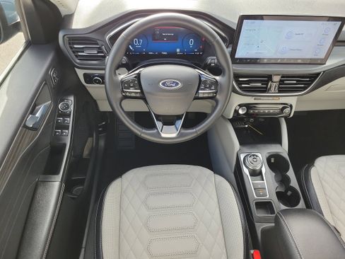 Used 2024 Ford Escape Platinum w/ Premium Technology Package AWD/4WD image 14