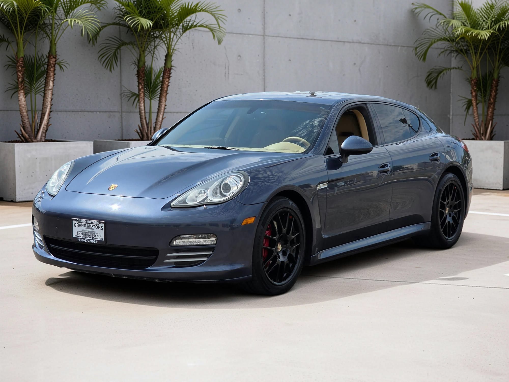 Used 2012 Porsche Panamera 4 w/ Premium Pkg Plus AWD/4WD image 4