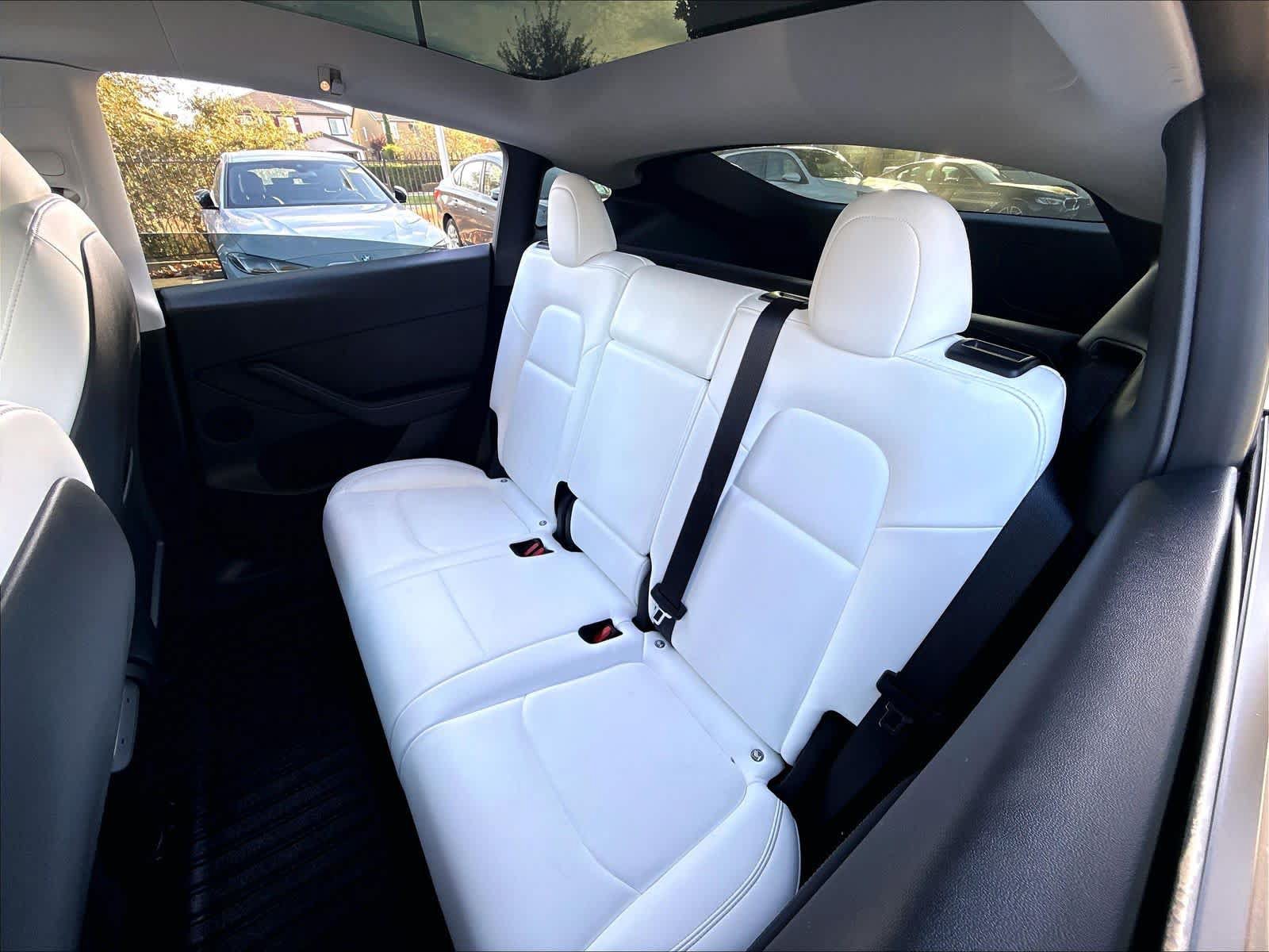 Used 2023 Tesla Model Y AWD image 21
