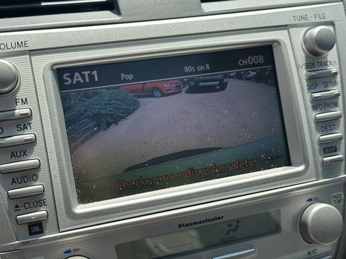 Used 2010 Toyota Camry LE FWD image 17