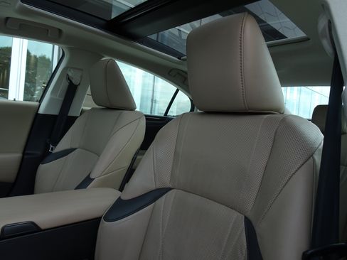 Used 2020 Lexus ES 350 w/ Accessory Package FWD image 10