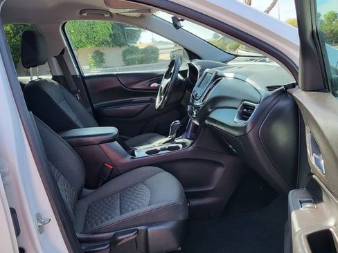 Used 2020 Chevrolet Equinox LT image 18