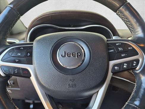 Used 2015 Jeep Grand Cherokee Overland w/ Advanced Technology Group AWD/4WD image 17