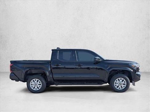 Used 2025 Toyota Tacoma SR5 AWD/4WD image 8