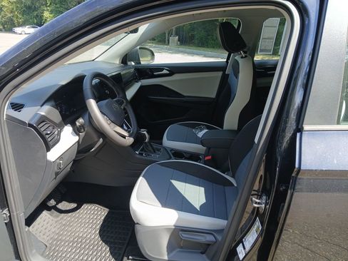 New 2025 Volkswagen Taos S image 9