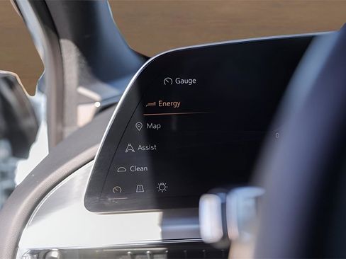 Used 2024 Cadillac Lyriq Sport image 13