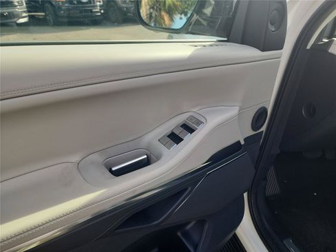 New 2026 Lincoln Navigator Premiere AWD/4WD image 12