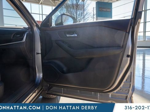 Used 2023 Nissan Rogue SV image 24