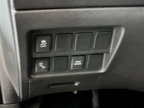 Used 2020 Nissan Pathfinder SV image 10