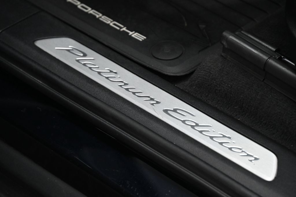 Used 2023 Porsche Cayenne S Platinum AWD/4WD image 16