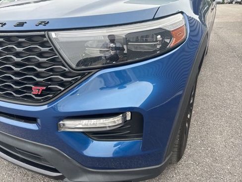 Certified 2023 Ford Explorer ST AWD/4WD image 9