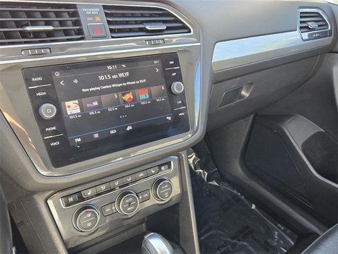 Used 2018 Volkswagen Tiguan SEL image 21