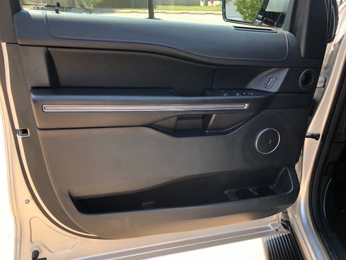 Used 2019 Ford Expedition XLT w/ Equipment Group 201A image 10