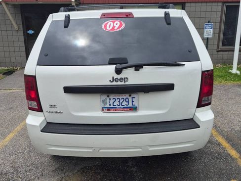 Used 2009 Jeep Grand Cherokee Laredo RWD image 4