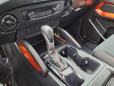 Used 2022 Nissan Frontier PRO-4X w/ Off-Road Protection Package image 9