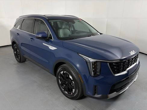 New 2026 Kia Sorento S FWD image 2