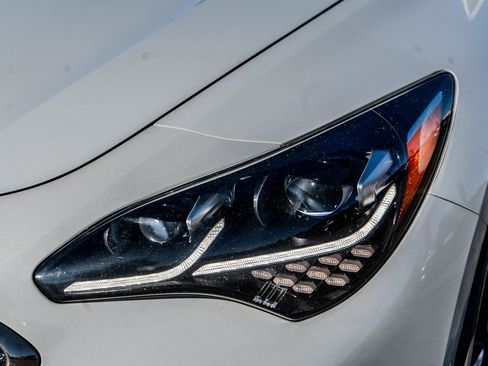 Used 2018 Kia Stinger GT2 image 7