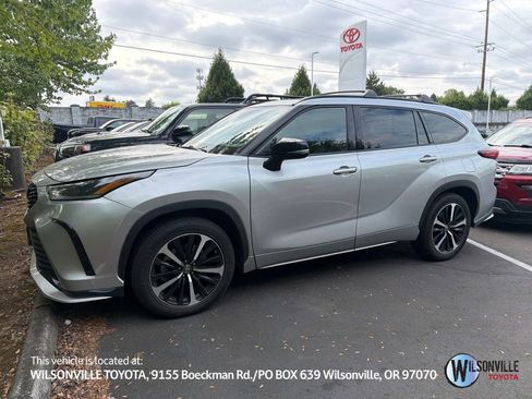 Used 2022 Toyota Highlander XSE AWD/4WD image 1