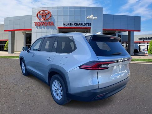 Used 2025 Toyota Grand Highlander XLE image 8