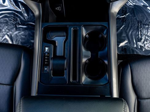 Used 2025 Ford F150 Lariat w/ Equipment Group 501A Mid image 27