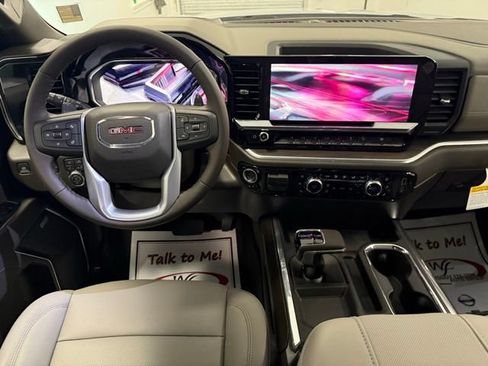 New 2026 GMC Sierra 1500 SLT w/ SLT Premium Plus Package AWD/4WD image 17