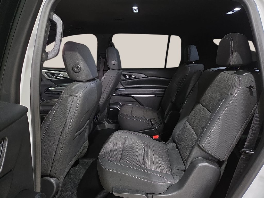 Used 2025 Chevrolet Traverse LT w/ Enhanced Driving Package FWD image 14
